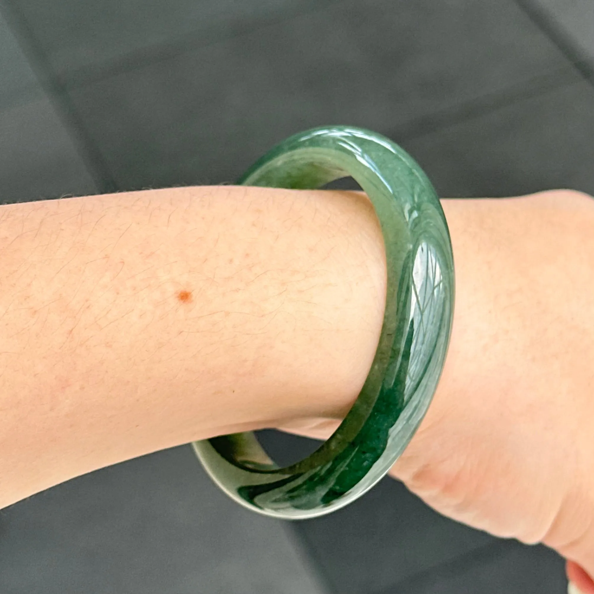 31957 56.6mm Emerald Ocean’s Whisper Bluish Green Jadeite Bangle