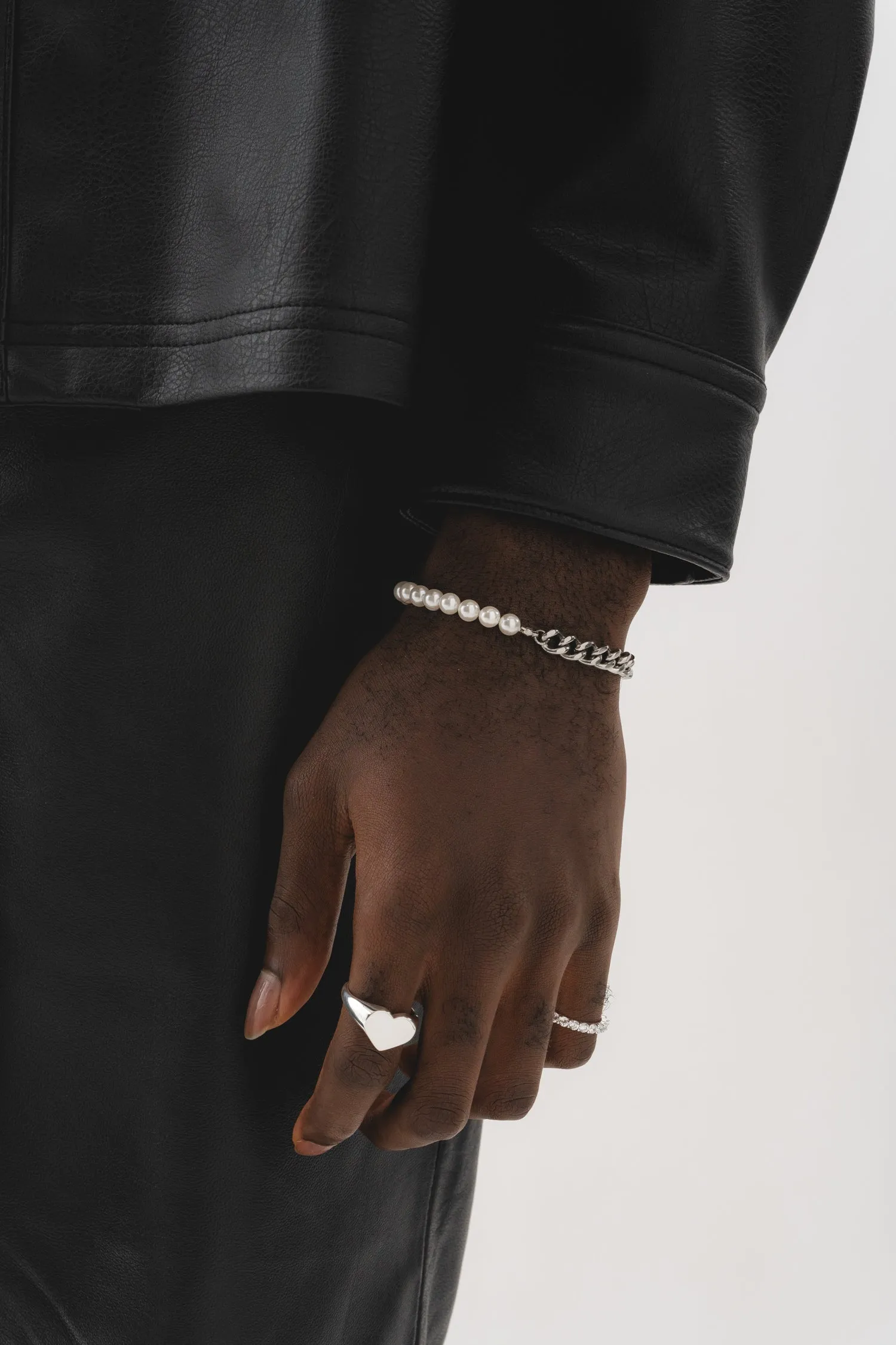The Pearl Bracelet