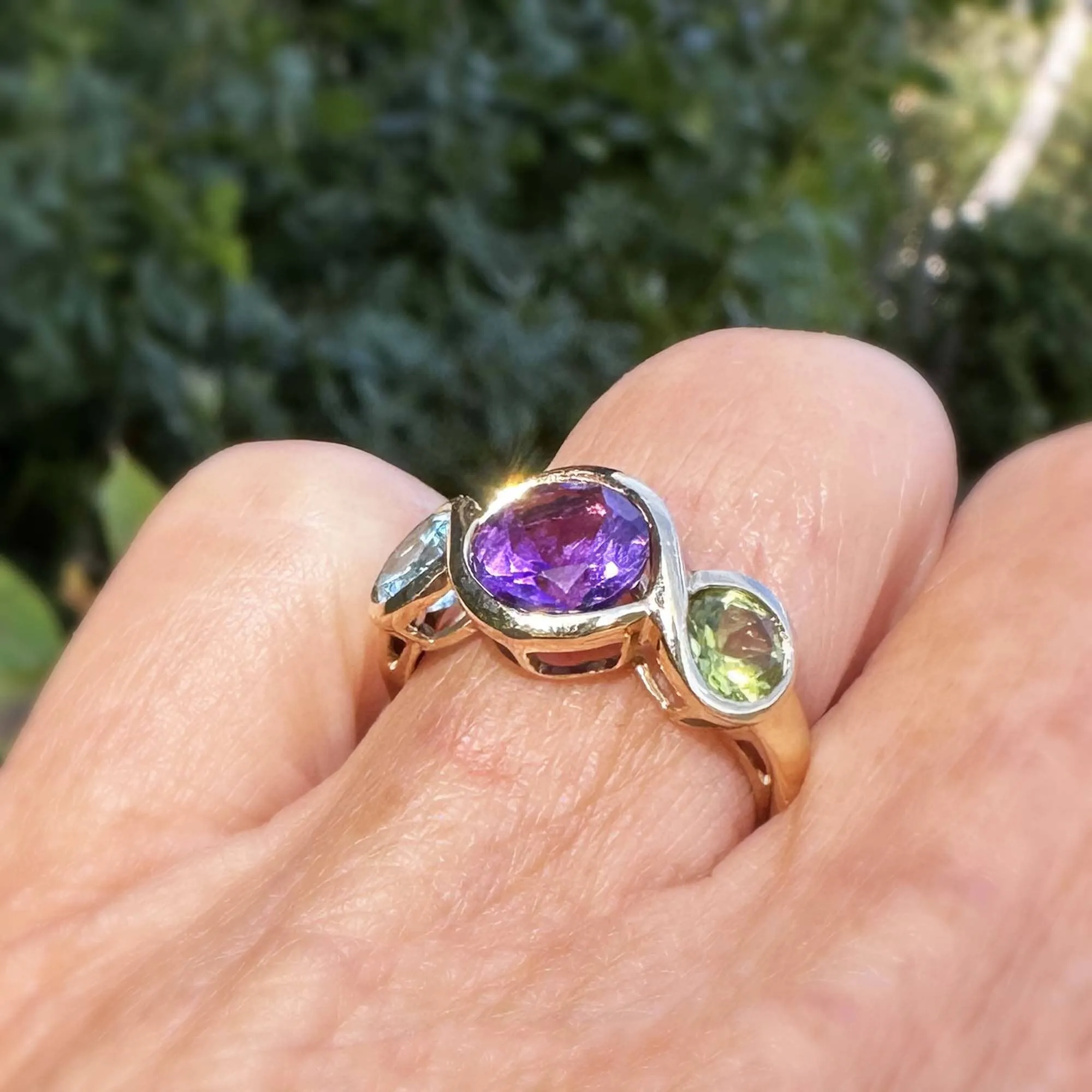 Vintage Peridot Blue Topaz Amethyst Crossover 14K Gold Ring